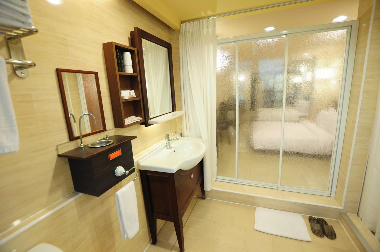 Kindness Hotel Shinkuchan Kaohsiung Buitenkant foto